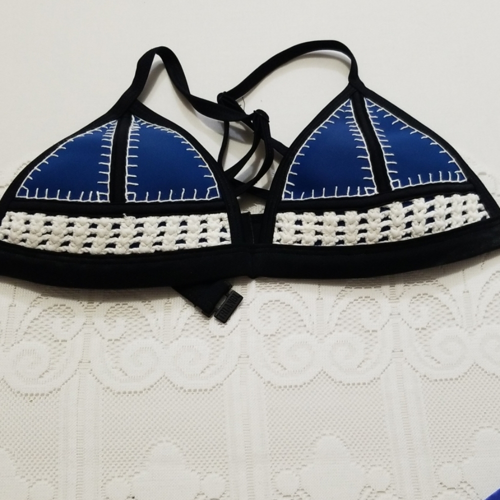 10T2 Triangl blue and white crochet top, various